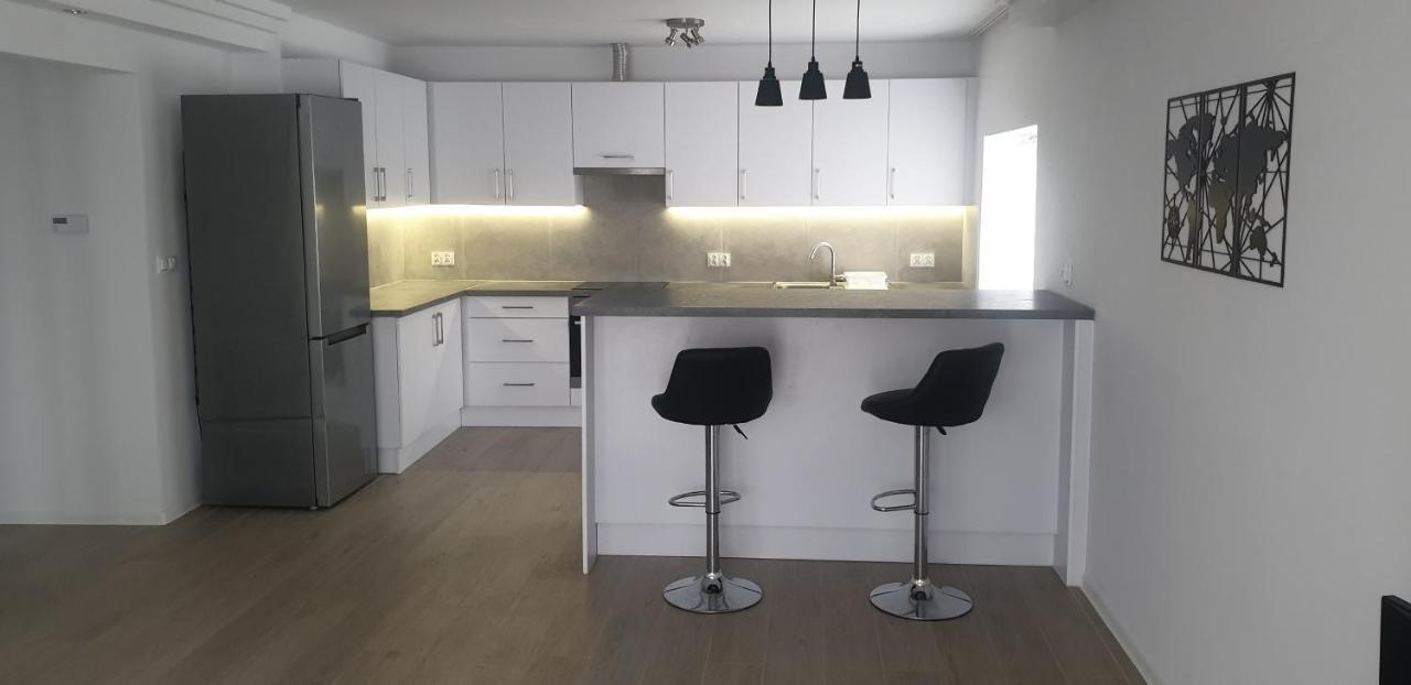 Apartament W Centrum Kielc Z Prywatnym Parkingiem كيلتشي المظهر الخارجي الصورة