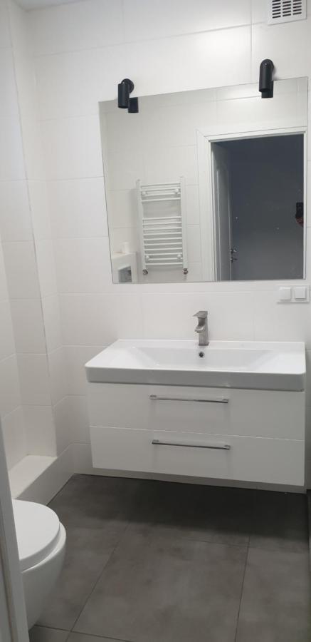 Apartament W Centrum Kielc Z Prywatnym Parkingiem كيلتشي المظهر الخارجي الصورة